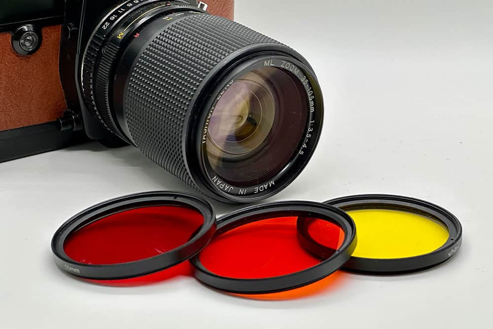 Farbfilter gelb, orange und rot, die in jede gute Fotoausrüstung für Schwarz-Weiß Fotografen gehören