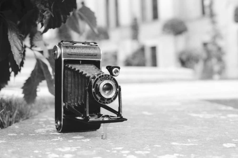 Schwarz-Weiß Foto einer Kodak Junior 620 aus dem Jahr 1932