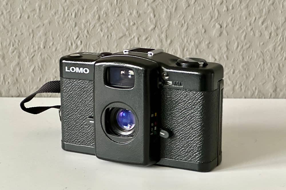Kameras reparieren: Diese Lomo braucht neue Lichtdichtungen
